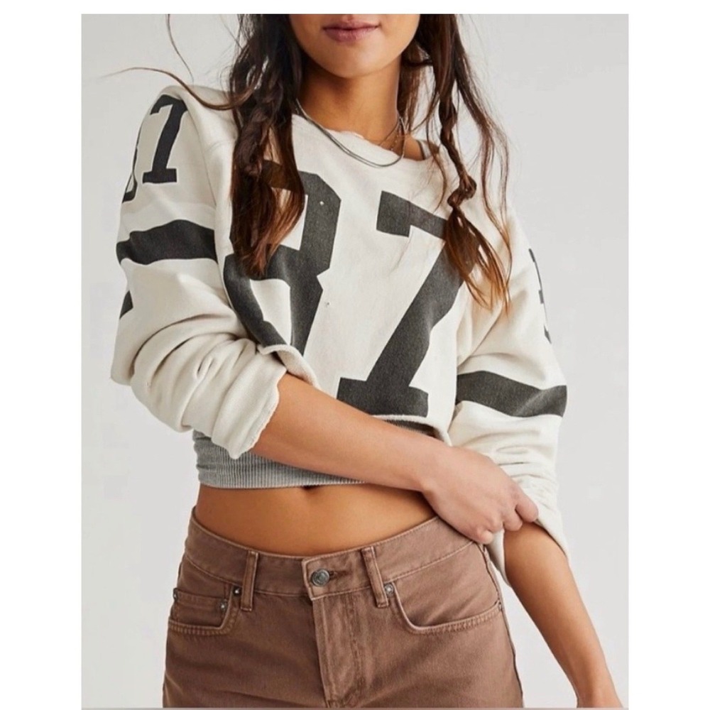 Retrobrand 1987 Cropped Sweatshirt Cream Varsity Graphic Pullover Medium
